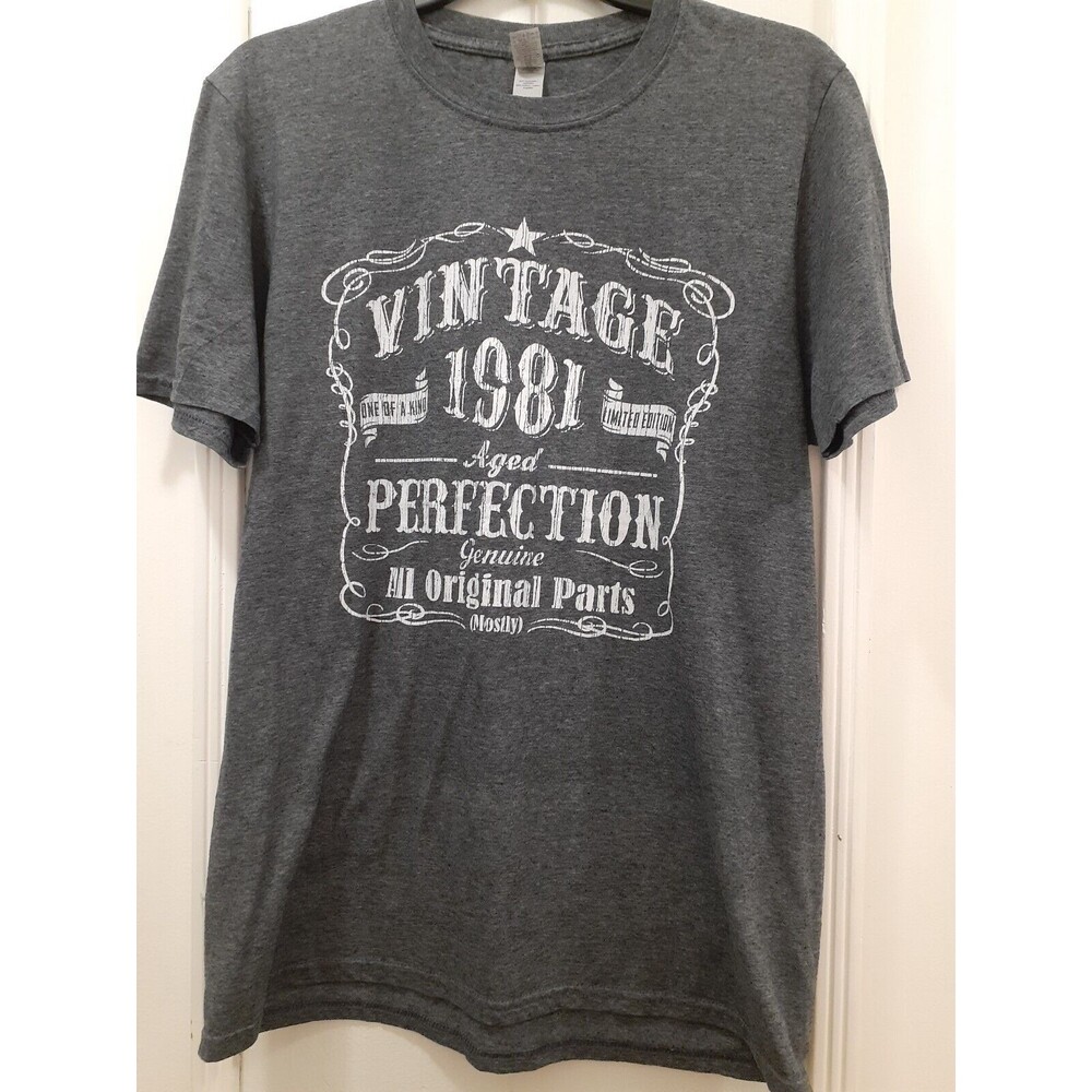 Mens Birthday Shirt 1981 SZ Med Vintage Aged Perfection Gildan Soft Style Tee